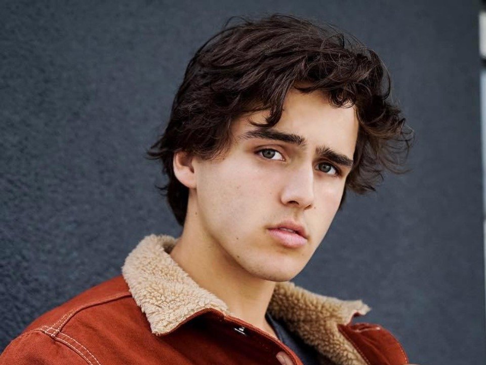 Charlie Gillespie Bio, Wiki, Net Worth, Age, Height, Girlfriend